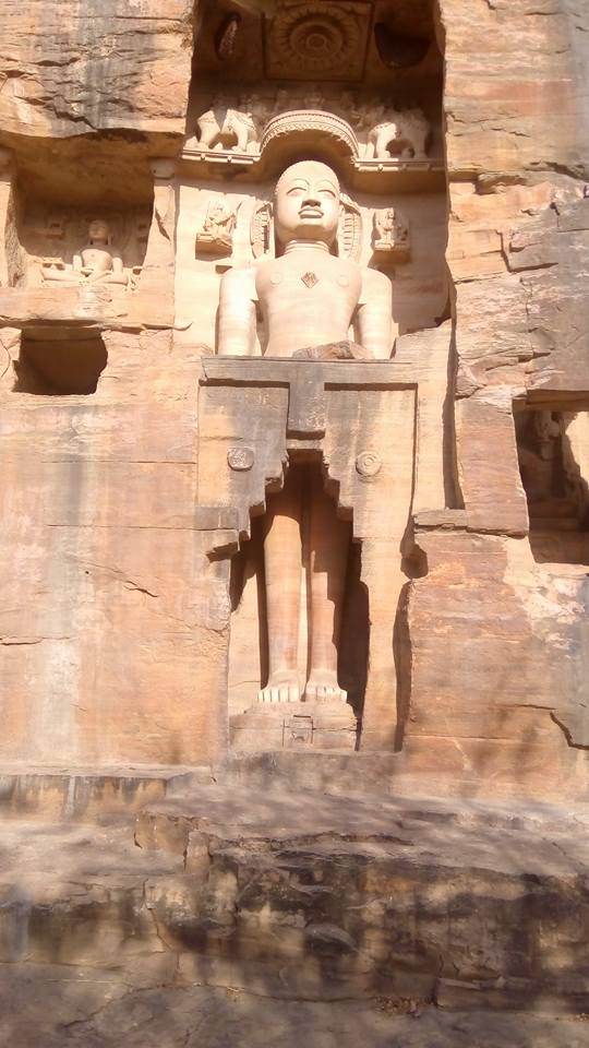 Vibhashbansal's tweet photo. #Gwalior #Jainism #gopalchalpwarvat #beautiful place  in #gwalior .. 
#ancient 15-16th century AD .
Photo from - #Facebook or  #google https://t.co/i35pRtEnAl