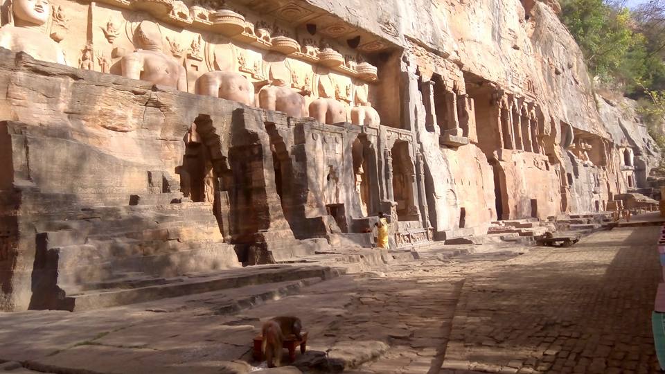 Vibhashbansal's tweet photo. #Gwalior #Jainism #gopalchalpwarvat #beautiful place  in #gwalior .. 
#ancient 15-16th century AD .
Photo from - #Facebook or  #google https://t.co/i35pRtEnAl