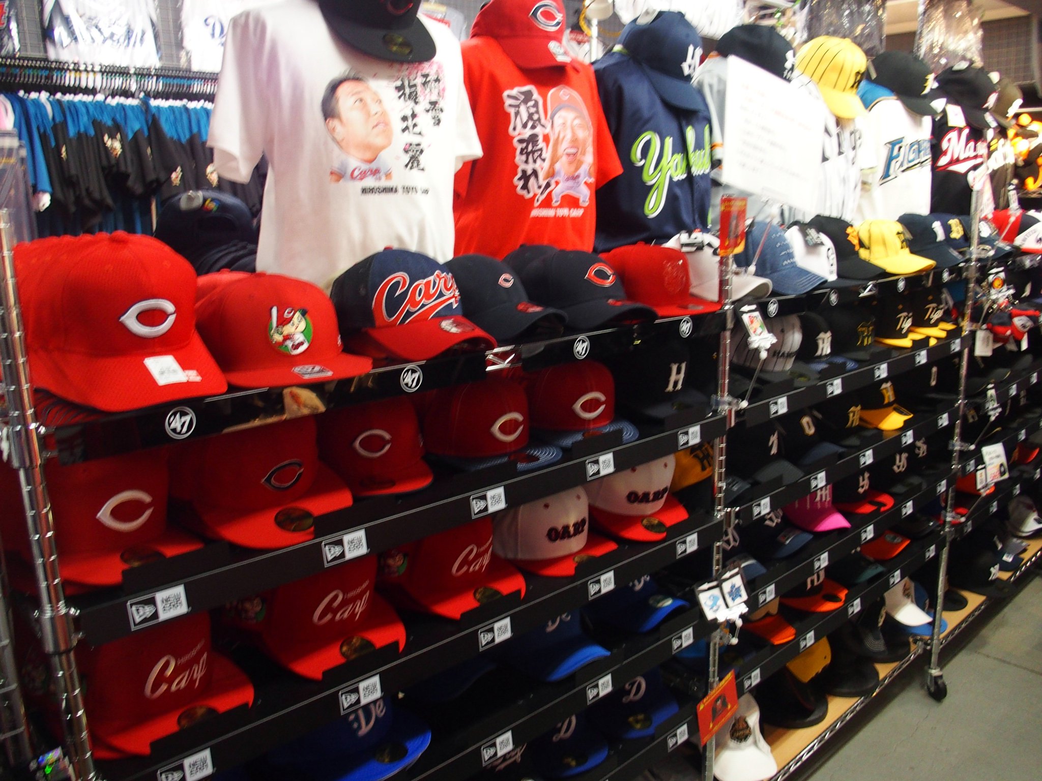 プロスポーツグッズ専門店 セレクション 総合アカウント 新宿ベースボール館 今日は東京近辺でプロ野球の試合がたくさん行われます 観戦前にセレクション新宿店に遊びに来て下さいね Lovefigters 西武ライオンズ 広島カープ ヤクルト プロスポーツグッズ専門店 セレクション 総合アカウント 新宿ベースボール館 今日は東京近辺でプロ野球の試合がたくさん行われます 観戦前にセレクション新宿店に遊びに来て下さいね Lovefigters 西武ライオンズ 広島カープ ヤクルト