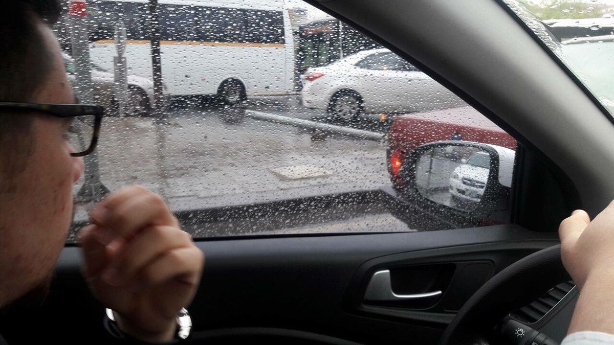 Yozgat bulvari ayvali pazari kavsagi belediye otobusu transportere carpmis Allah yardimcilari olsun.