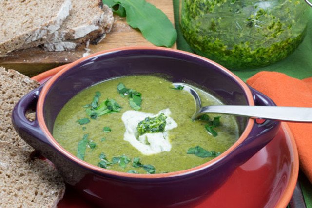 TheLocalSweden's tweet photo. Recipe: How to make Swedish wild garlic soup https://t.co/vnnG733OWn https://t.co/yWsJZDr86s