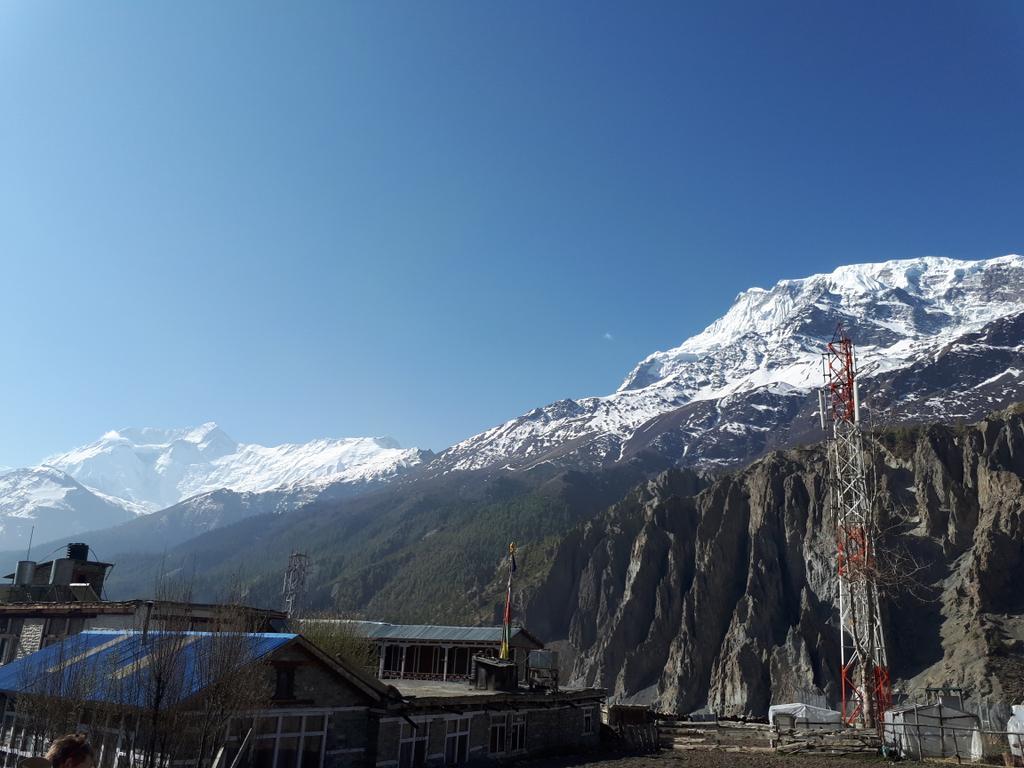 buddhisentharu's tweet photo. Now at the moment in #Manang very bright weather. #TransHimalaya #AnnapurnaCircuit @gadventures https://t.co/MpeOYFoM9B