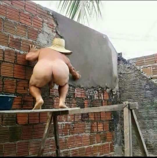 PzFee's tweet photo. Naked Texas man says he is trying to build Trumps wall on his own. Authorities still trying to bring him down. https://t.co/qcv2GCXiwg