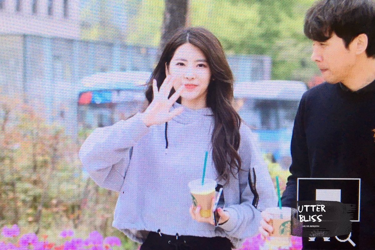 utterbliss_0616's tweet photo. 170421 프리뷰
#희현 #기희현 #다이아 #DIA @dia_official 
🌸그대는 꽃이야🌸 https://t.co/7jyojr4iPy
