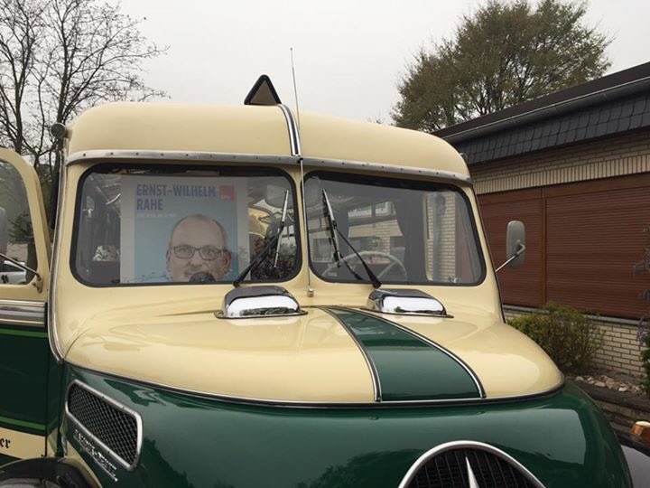 spdmilk's tweet photo. Start unserer #Ewi-Tagestour mit dem #Oldtimerbus durch den Mühlenkreis. #ewiwaehlen #NRWIR https://t.co/eJOfRqIhhe