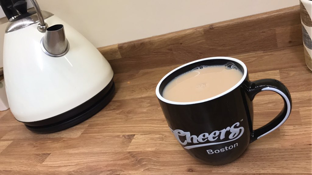 ChrisFrosin's tweet photo. @gemhill Just having my first sip. Heeeeaven!!!!!!! #Cheers #TeaFwiend!!!!!! x https://t.co/ManBJSrL1P