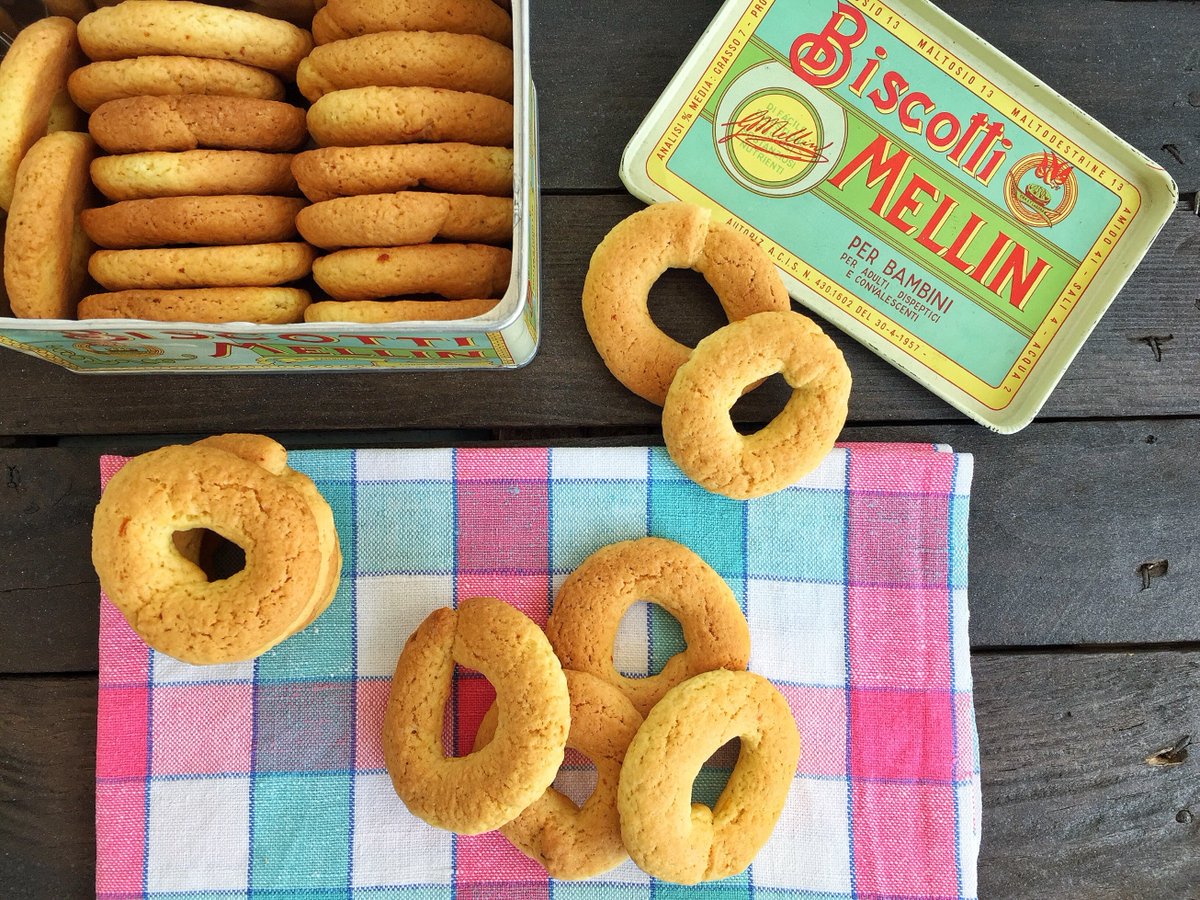 mauroniso's tweet photo. Taralli dolci al profumo di arancia, limone e vaniglia, un buon modo per iniziare la giornata ... https://t.co/8FP3V65314 https://t.co/0VjDiMiog9