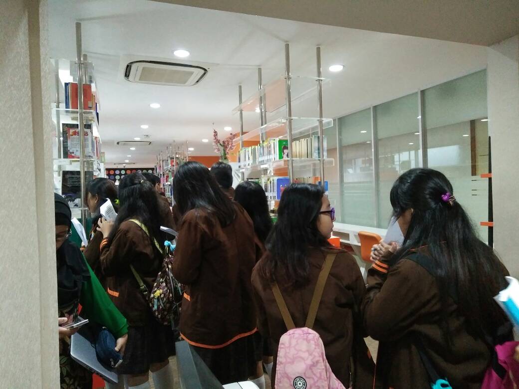 bpkrilib's tweet photo. Kunjungan 100 Siswa SMK Setia Bhakti Tangerang di Perpustakaan BPK RI, 21 April 2017. #bpkri #perpustakaan #perpustakaankhusus #setiabhakti https://t.co/Pv9MCaFT6W