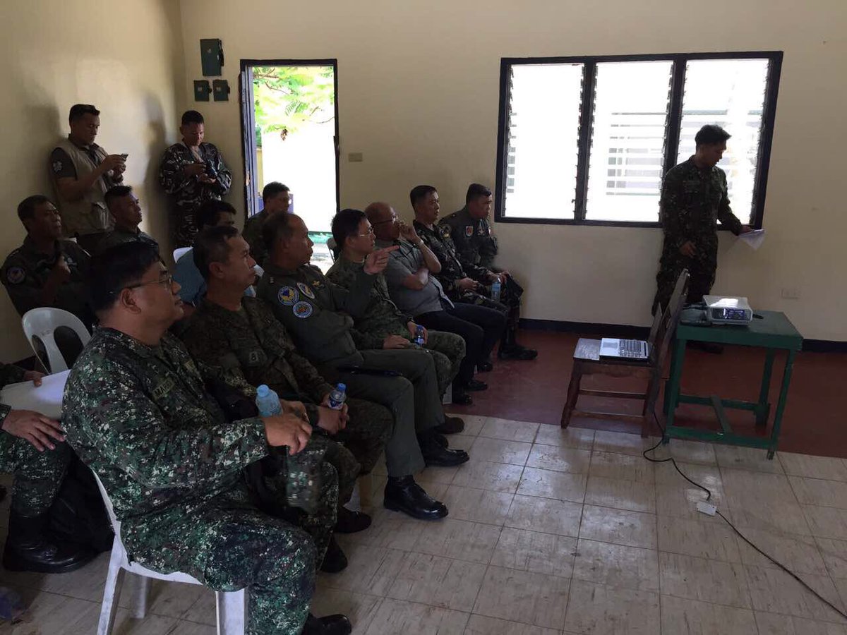 del_lorenzana's tweet photo. Some more photos from Pag-Asa Island. Checking on our troops and the community. #WestPhilippineSea #OneDefenseTeamPH #DefendersPH https://t.co/dsx1Kb3VTT