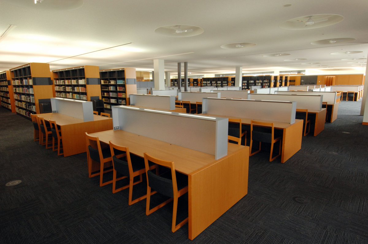 福岡大学図書館 A Twitter 新入生の皆さん 新生活がスタートし 沢山の課題をこなす忙しい毎日だと思います 皆さんにぜひ見つけてほしいのが 自分の 居場所 自習ができる場所 リラックスできる場所 友人とディスカッションできる場所 これからの大学生活を