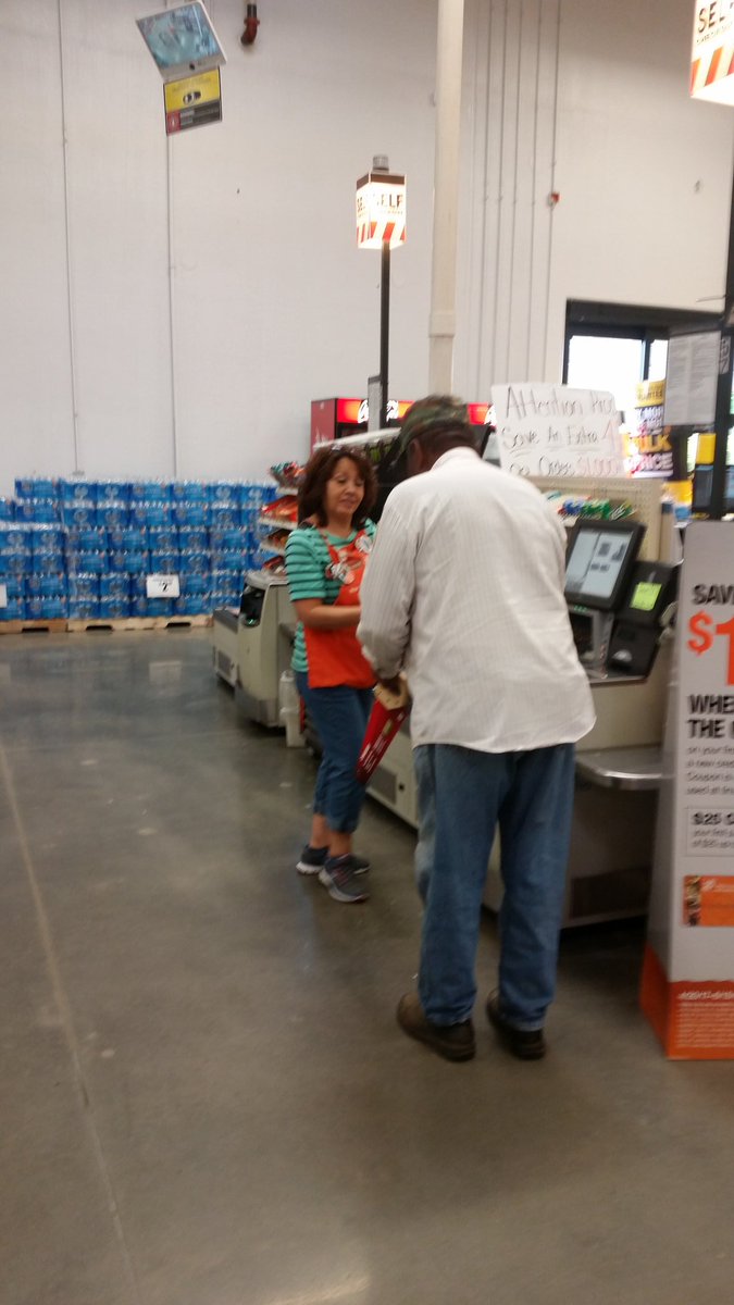 ShayBrooks1122's tweet photo. Narcy providing excellent customer service! #3607 #thisishowdo #1 #KeepThePromise https://t.co/C6AmSgSrtW