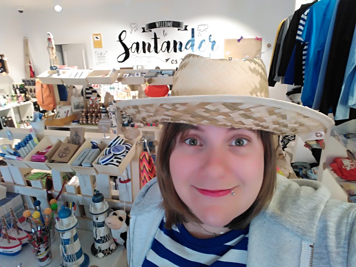 elizabeth_rl16's tweet photo. Trabajar con alegría !! Os espero esta tarde en @SantanderMundi ahora a comer a un lugar único el Palacio de la Magdalena!!?? https://t.co/U2of43lPGZ