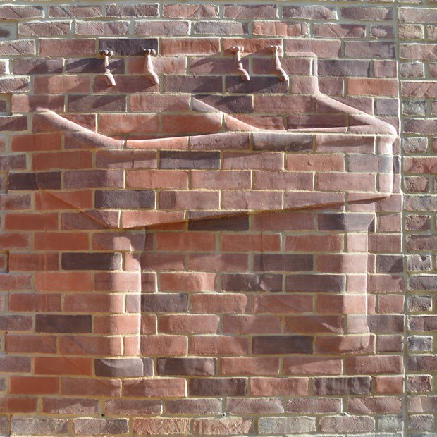 axisweb's tweet image. #Five2Watch #DomesticObjects @Alex_Neon_John @Lisa_Evans92 Rosemary Terry @jamesgregoryart @_RodneyHarris @axisweb axisweb.org/five2watch/201…