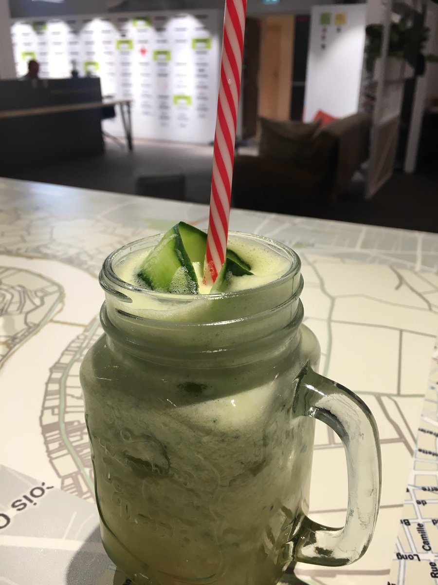 Le Green Detox chez @Nextdoor_fr #GaredeLyon Parfait pour attaquer la journée 👌#kiwi #concombre #citronvert #pomme 🍏🥝🥒 <a href="/HaveagoodayFr/">Haveagooday</a>
