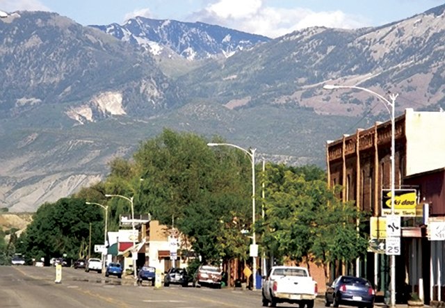 farmtofiddle's tweet photo. The countdown is on to the 2nd Annual Farm to Fiddle Summer Festival &amp; Western Colorado Outdoor Expo in Hotchkiss, Colorado Aug. 11th &amp; 12th https://t.co/eRmm93DdsP