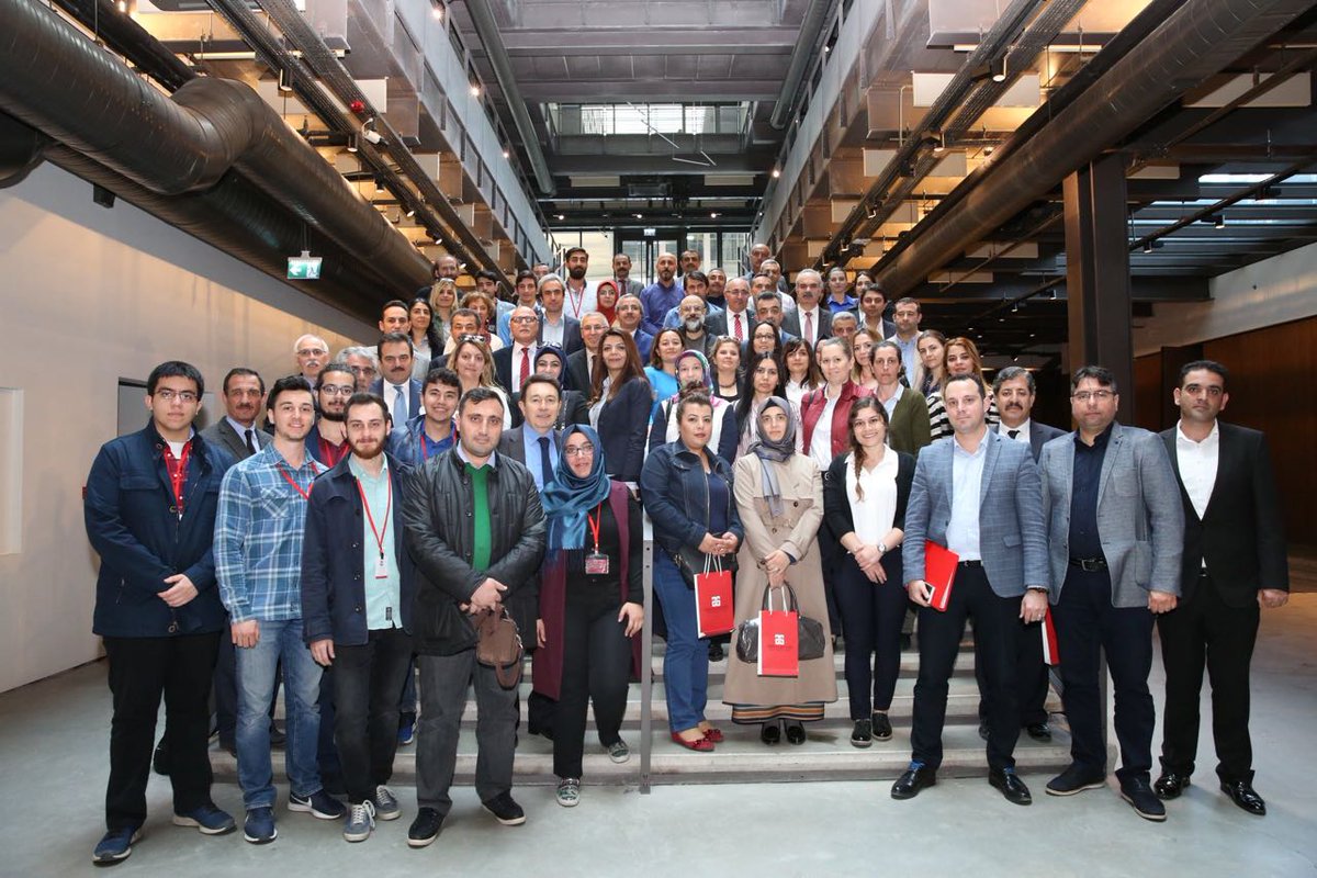 DreamstalkTR's tweet photo. Kayseri'de yer alan Abdullah Gül Üniversitesi ev sahipliğinde 30 lise öğretmeni ve müdürlerine hayalin önemini anlattık. https://t.co/sy1n7G96IG