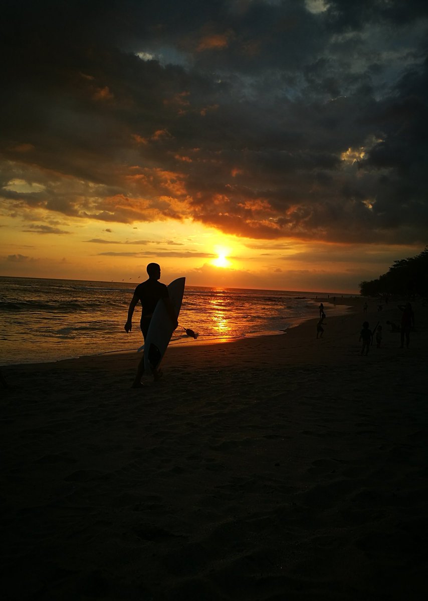 JuanChinoEO's tweet photo. #sunset #SantaTeresa
#localpoint 🌴🌅🌴 https://t.co/Wi5rtnmphl