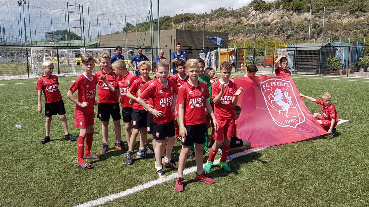 fctwente's tweet photo. Onder 11 en Onder 13 met goed gevoel terug uit Italië en België: "Heel waardevol" #fctwente https://t.co/ak2sPVKGet https://t.co/ofrYeiMKAp