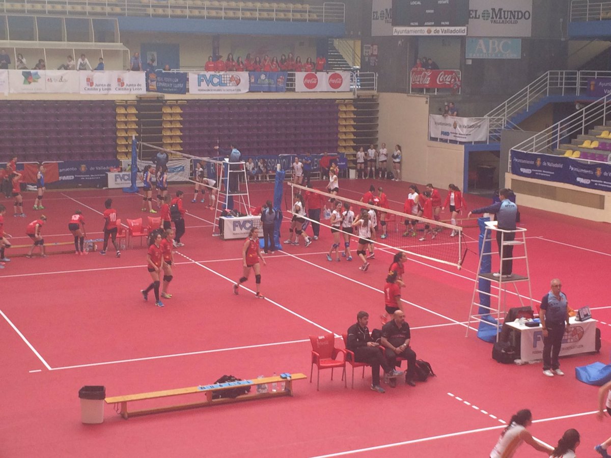 AragonVb's tweet photo. [DIRECTO] Castilla La Mancha se hace con el segundo set 15-25 y coloca el 0-2 en el marcador infantil femenino. #cesavb17 #aragonvb https://t.co/afB2bruOTt