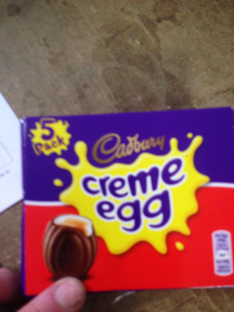 MEARSY86BBK's tweet photo. Well I am heart broken. I've opened my 5 pack of creme eggs, only to find 4 in the box! What's the craic @CadburyUK? https://t.co/z6MwV3CMTq
