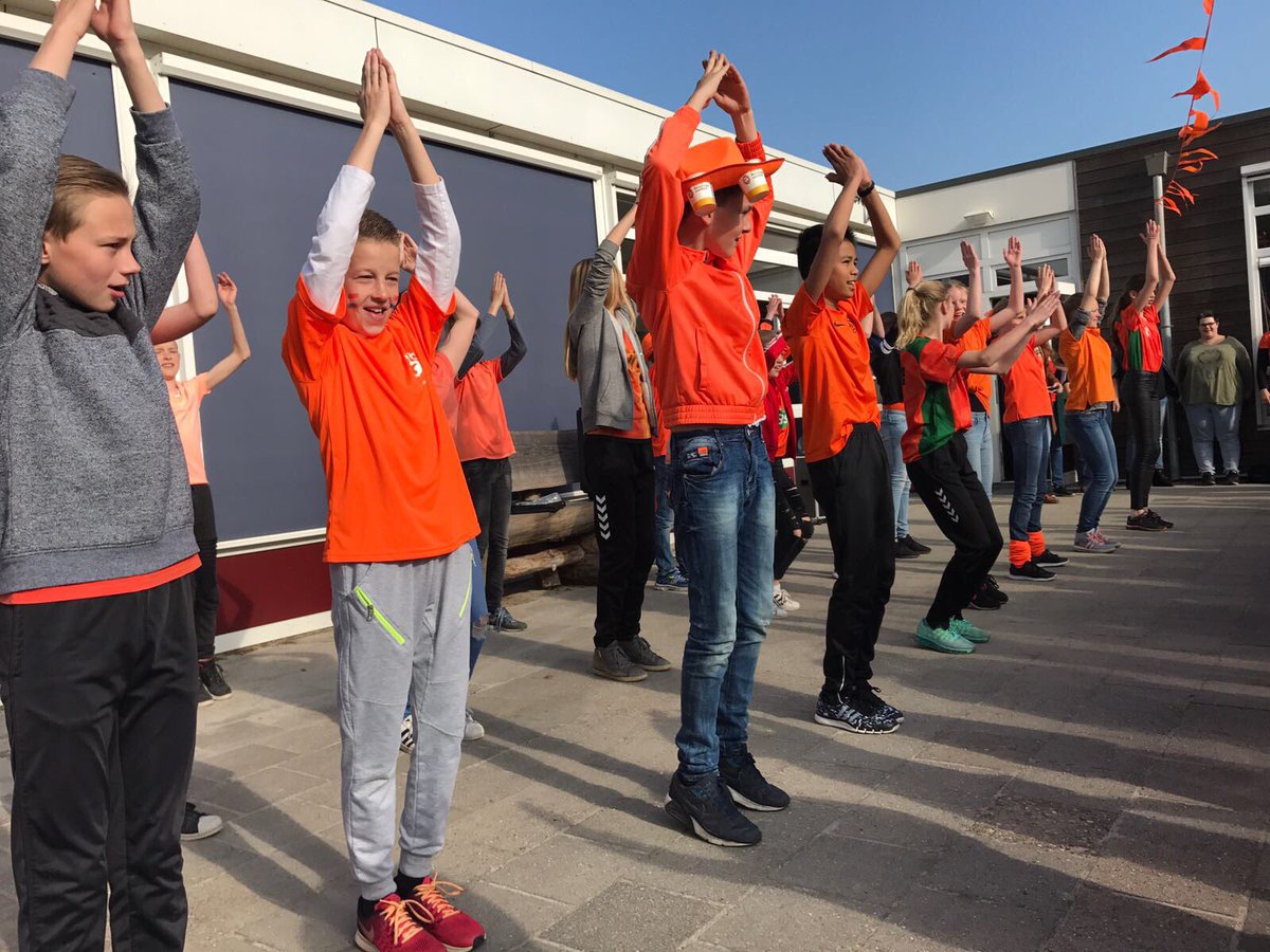 OBSHeidepark's tweet photo. Koningsspelen 2017 zijn gestart met gelukkig mooi weer😊🇳🇱 https://t.co/OarUrrppWN