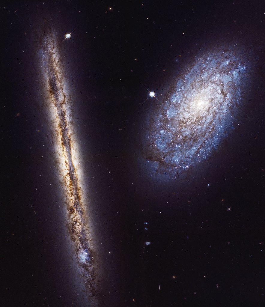 NGC 4302 dan NGC 4298 | apod-id.com/luar-angkasa/n…