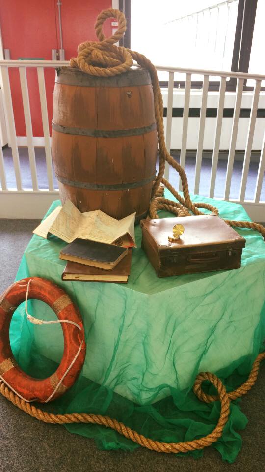 EMergeCorby's tweet image. Here's 1 of our Shakespeare moments at @RooftopCentre Can you guess the play it represents? Thanks to @CurveLeicester for lending the props👍