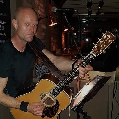 Ook deze zaterdag natuurlijk weer de lekkerste drankjes met live-muziek vanaf 22:00 <a href="/cafedezeevaert/">cafedezeevaert</a> #barrotisserie #vlieland