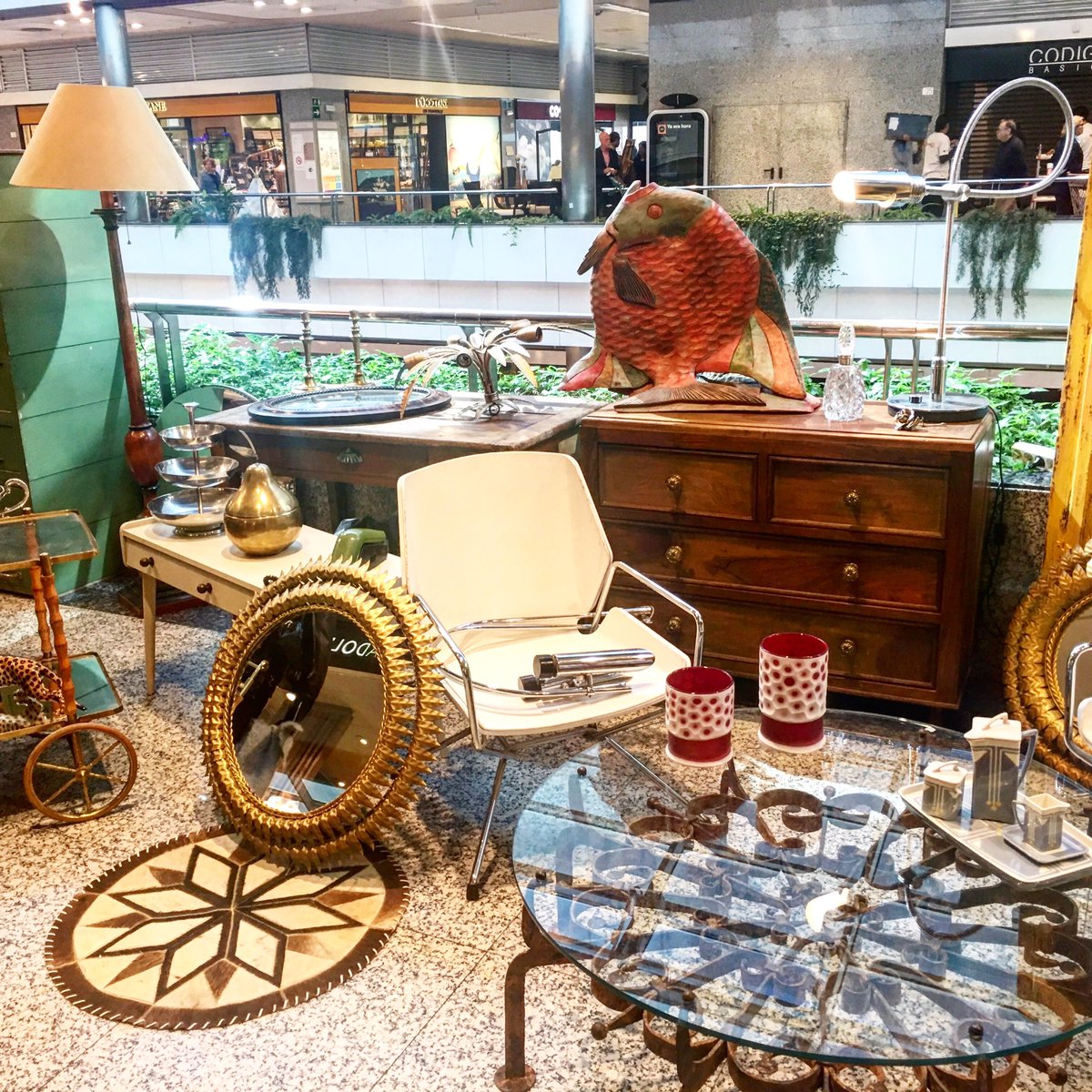 Moda_Shopping's tweet photo. ¡Comienza el segundo día de @AntiqueNewDeco! Si te gusta la decoración no te lo puedes perder #DecoAND #ModaShoppingDeco https://t.co/HL5A8CsWKy