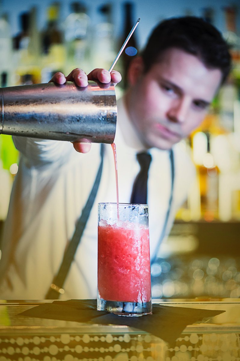 Garry_MODO's tweet photo. If you find yourself in #London this #weekend, then go and grab some #luxury #cocktails at @thearchlondon Hotel! 🤗🍸 https://t.co/MlcmnFuIXJ