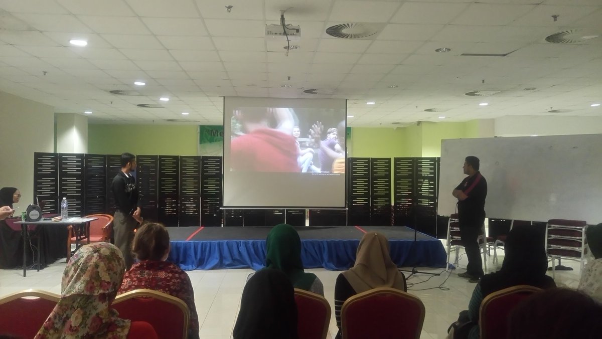 unimasgf2018's tweet image. UIN Cultural Class 🎒

A big clap to the Bangladeshis for their interesting video 👏.

#uin2017
#funtastetix