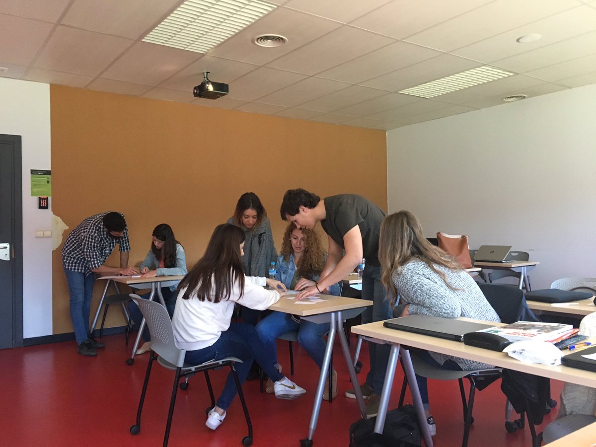 AsunFernandezUE's tweet photo. Concours "messages d'accueil". Équipe "les blondes". #TSGAT @jArtes96 https://t.co/mmc9SCb9O3