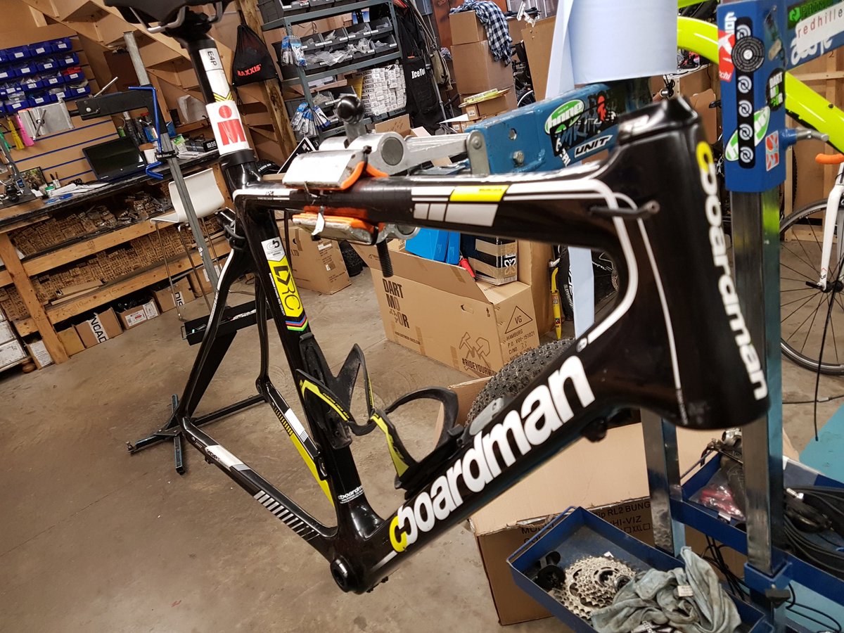 slamsixtynine's tweet photo. Another busy day in the #slam69workshop All typrs of bike serviced. #slam69 #slam69built #roadbikes #tribike #mtb https://t.co/Kak3i7NE8K