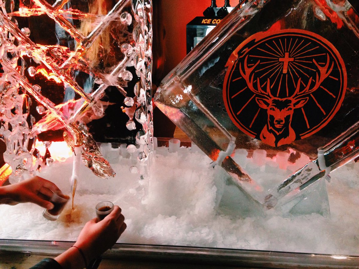 JulieVndl's tweet photo. Alors, ça donne quoi #LEREPAIRE Vice x Jägermeister qui a ouvert hier à #Marseille ?
La réponse ici : https://t.co/NoSFdadyCg https://t.co/rywj7xZQnC