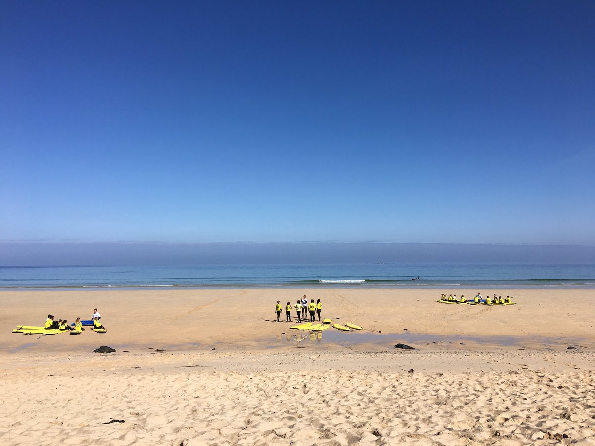 JDumville's tweet photo. Last day in #stives today, and looks like another corker! Still no waves though... #cornwall #flatspell https://t.co/b1W4recoEB