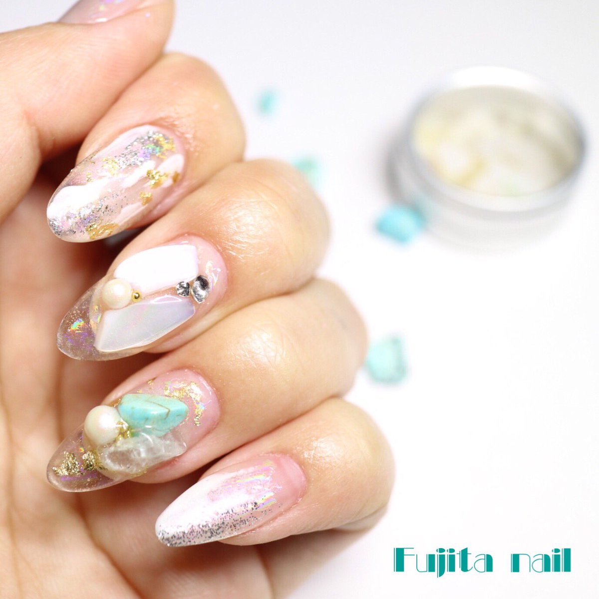 nail_3plus's tweet photo. ニュアンスネイルにしました!
#joujou のビックシェルを購入♡
ABJELの #abtop を戴いたので使ってみましたがめちゃくちゃ輝きがキレイ!
#ニュアンスネイル #クリアネイル #シェルネイル #天然石ネイル #abjel #新宿御苑前 #新宿三丁目 #藤田ねいる https://t.co/FdCDyJ9YLI