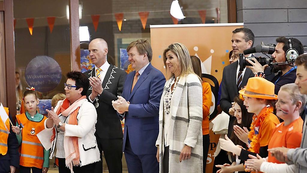 philipbrand's tweet photo. Opening #koningsspelen #veghel #vijfmaster @SkipovVeghel Wat zag het er feestelijk en goed georganiseerd uit. Complimenten aan allen! #feest https://t.co/cDWweHnRjX