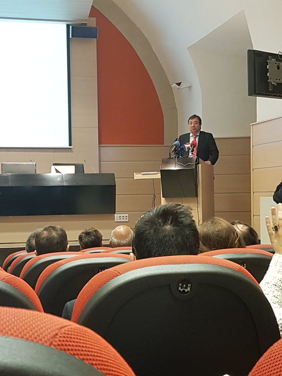 javlopsan's tweet photo. @GFVara interviene en la presentación de la plataforma @Extremadura_365 @Fextur https://t.co/GmfRbXt82H
