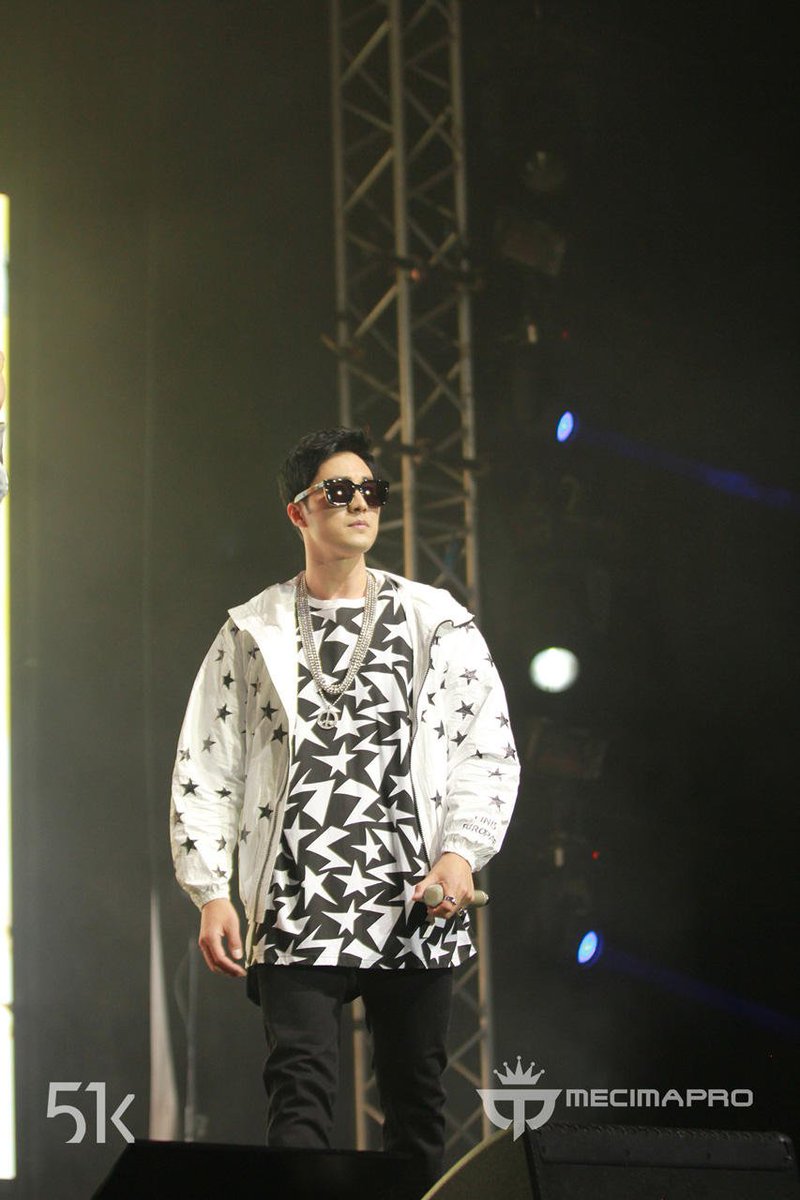 NewYork_SJS's tweet photo. อ่อยยยย หล่อ!!!!!
#SojisubinJKT #sojisub ขอให้เฮียมีงานมีทมันส์ๆแบบนี้ทุกปีนะครัช
แล้วก็หลังปิดงานมีทที่โซล อย่าหายเงียบเน้อ
Cr. Mecimapro https://t.co/AJb4UC1Nkq