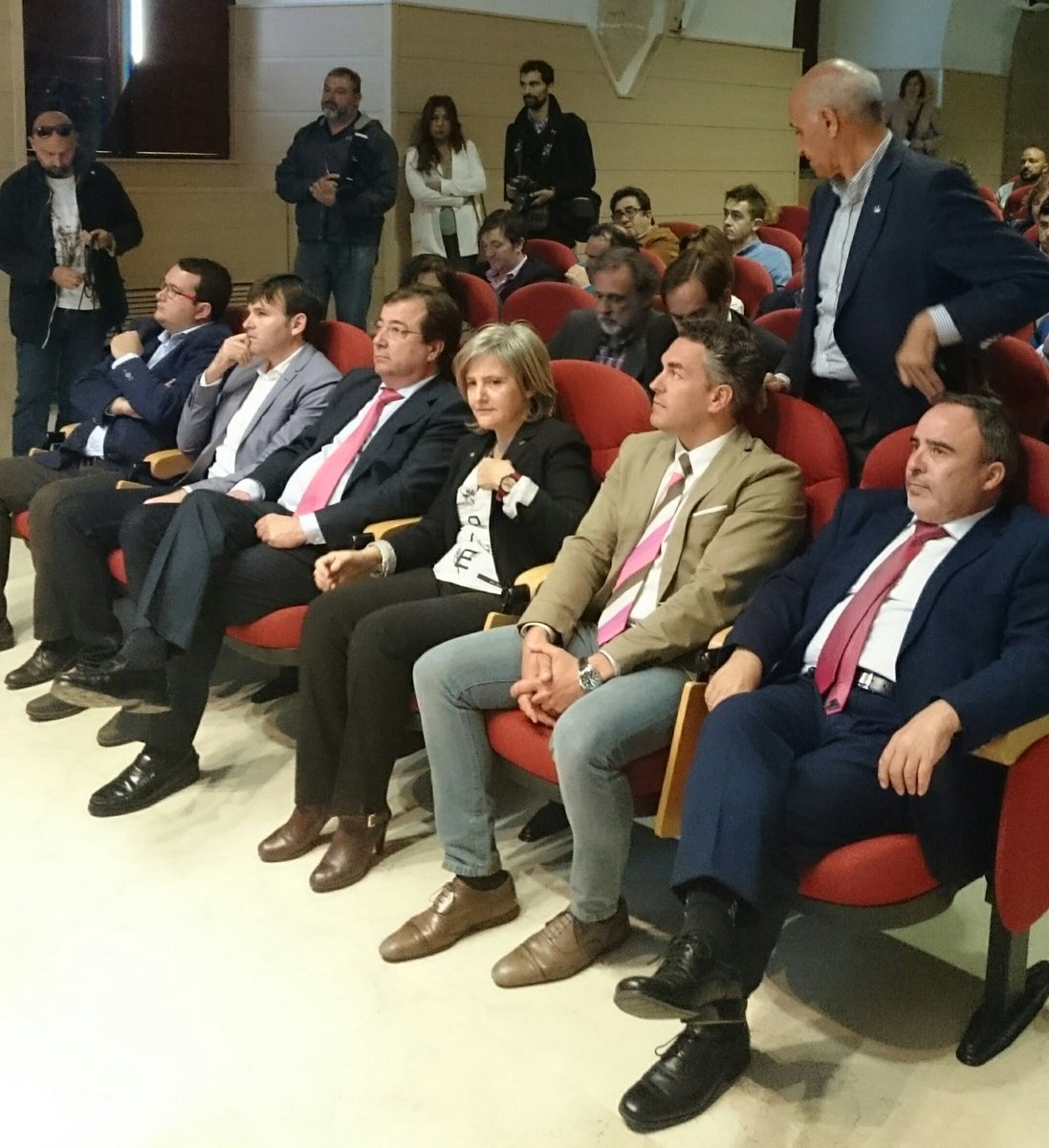 .<a href="/Fextur/">Fextur Extremadura</a> presenta la plataforma #Extremadura365 para mejorar las cifras de turismo. Detalles en #RNE y #TVE.