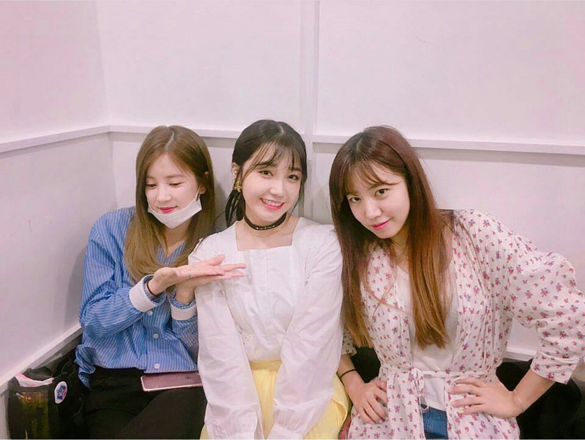 B2PMGG_'s tweet photo. [TRANS] Chorong's IG.
"Meung, you've worked hard. It's strange watching you perform from a far, but I'm proud of you. My Eunji is the best!" https://t.co/PXs6w1CpUZ