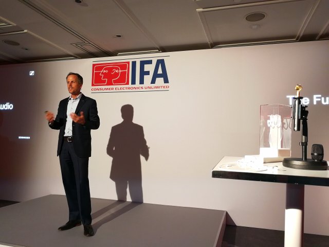 IFA_Berlin's tweet photo. Dr. Andreas Sennheiser presenting immersive sound experiences @ #IFAGPC17 @sennheiser_d https://t.co/pUvv9WXDBx