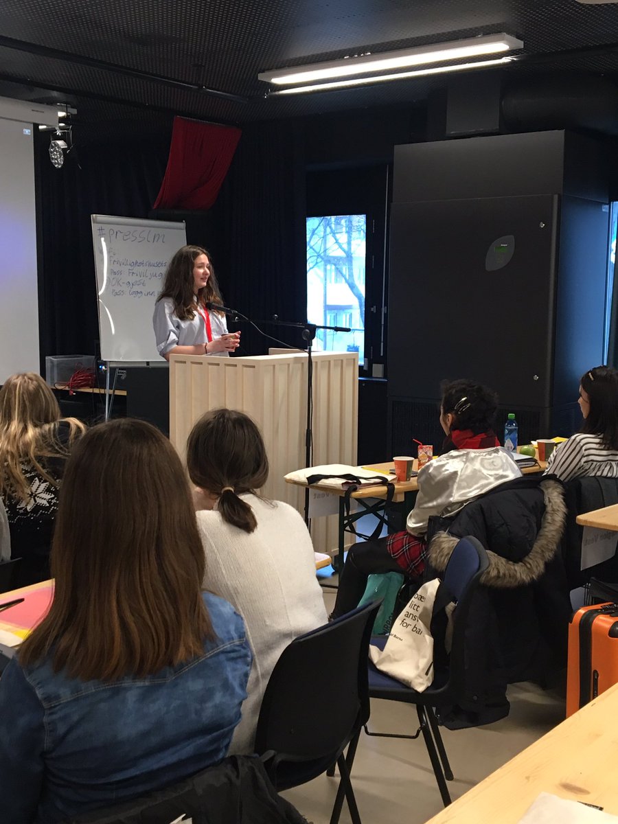 Pressrbu's tweet photo. Leder @KarolineNyl erklærer Press' 21. landsmøte for åpnet! #PressLM https://t.co/dxasadzYDh
