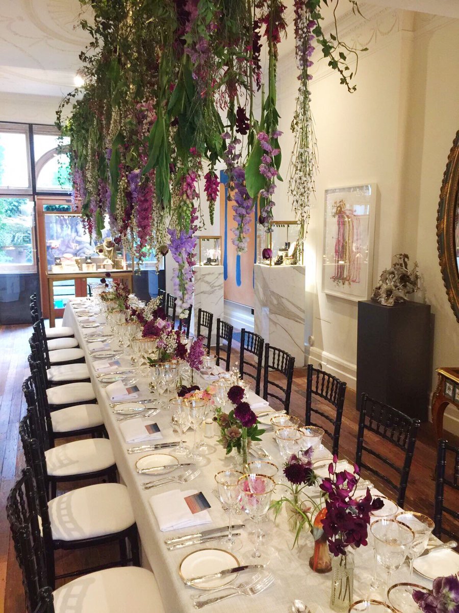 bubblefood's tweet photo. Dramatic yet delicate styling for last night's incredible dinner #jessicamccormackdiamonds #event #eventprofs #stylishevents #luxuryevents https://t.co/ZycbfiCCDB