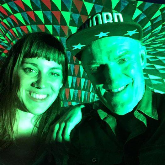 Geboekt: Wordbites, een poëtische mix van zang en gesproken woord. Spiegelend, bijtend, krakend of strelend. summerbreek.nl/wordbites/