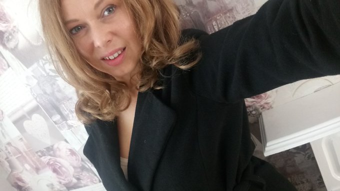 Bk from the hairdressers ❤️✌️ https://t.co/zCA7eTH6QF<a href="/tag/selfie"class="tags"><span>#selfie</span></a>