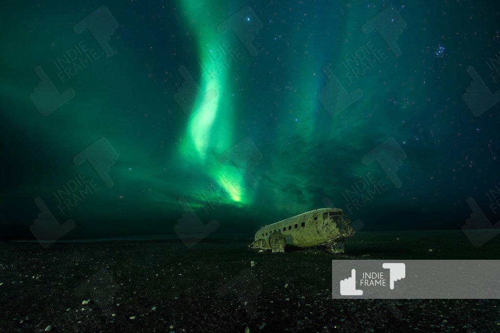 indieframe_'s tweet photo. Famous #plane wreck of Sólheimasandur, #Iceland and #northernlights = #perfectmatch Photo by Mikkel Beiter https://t.co/7PGibbWzTW https://t.co/G5R2UgJeZ6
