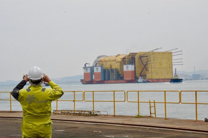 offshoreenergyt's tweet photo. PHOTO: @Statoil's Aasta Hansteen spar heads from #SouthKorea to #Norway https://t.co/AE0Gexh2OA #offshore https://t.co/85NlqTiRiw