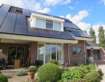 CooperatieHoom's tweet photo. BTW terug vragen op uw zonnepanelen maar u weet niet hoe? Hoom helpt! https://t.co/S6lzvPqQZC by @maakjehuishoom https://t.co/gMCmGgpEmj