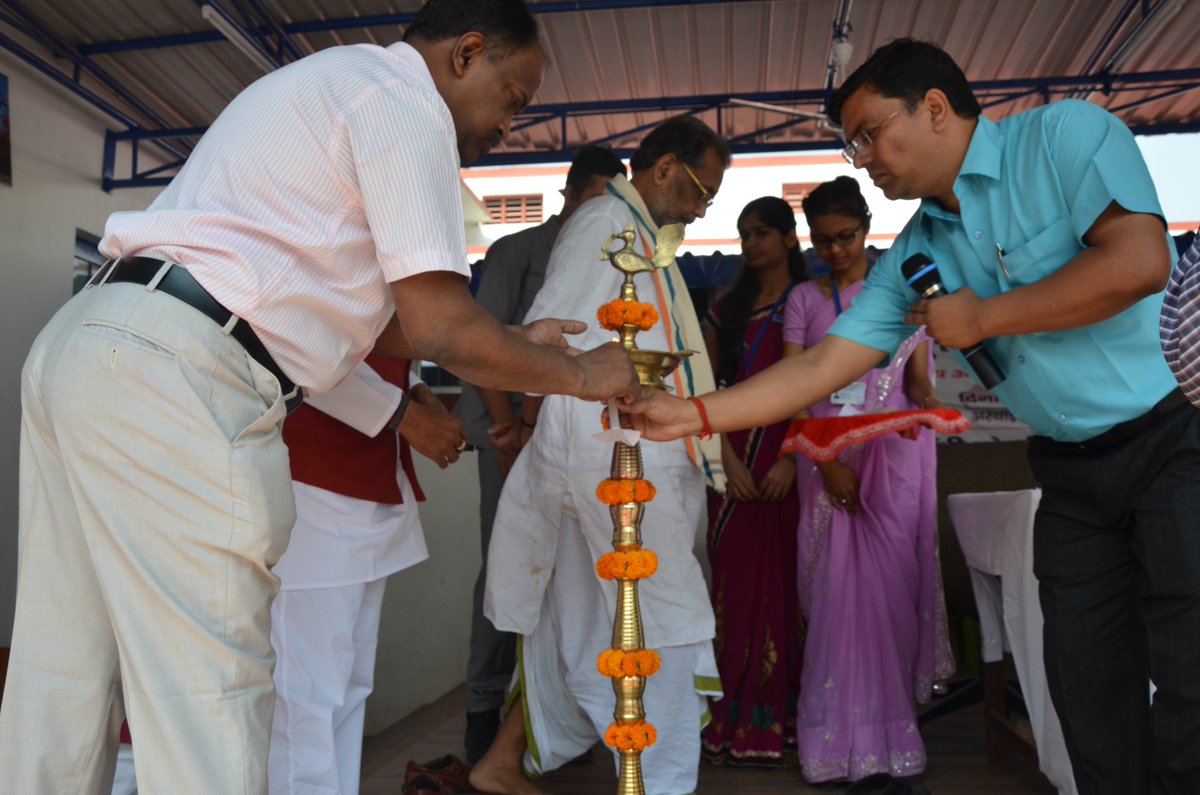 mgcub2016's tweet photo. Hon. Union Minister Radhamohan Singh ji released two books published by MGCUB and inaugurated Library and IT centre. https://t.co/DpCY3SSZci https://t.co/bMZPAjJjlL